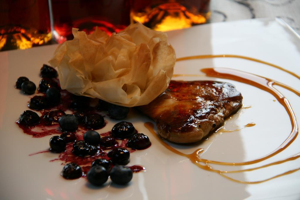 Logis Au Canard Gourmand Samatan Buitenkant foto